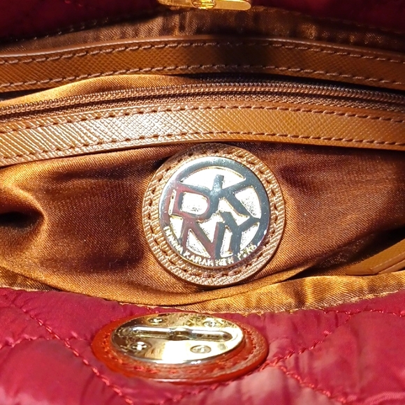 DKNY crossbody - Picture 16 of 16